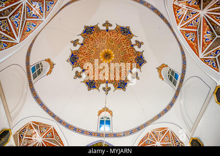 Vue de l'intérieur de la mosquée d'Orhan Ghazi,l'un des empereur Ottoman à Istanbul,Turquie.20 Mai 2018 Banque D'Images