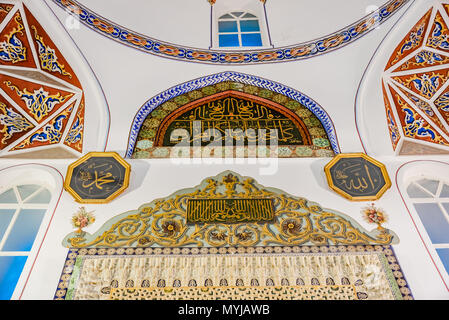 Vue de l'intérieur de la mosquée d'Orhan Ghazi,l'un des empereur Ottoman à Istanbul,Turquie.20 Mai 2018 Banque D'Images