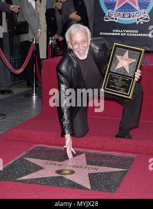 Stan Winston, spécial ( compenser Terminator, Alien, Jurassic Park & Edward aux mains ) reçu une étoile sur Hollywood Boulevard à Los Angeles 02/23/2001 - jpgWinstonStan WinstonStan09.09 Événement dans la vie d'Hollywood, Californie - Red Carpet Event, USA, Cinéma, Célébrités, photographie, Bestof, Arts, Culture et divertissement, Célébrités, Mode Topix Meilleur de Hollywood, la vie, événement dans la vie d'Hollywood, Californie - cinéma, télévision, célébrités, célébrités de la musique, Topix Bestof, Arts, Culture et divertissement, la photographie, l'enquête de crédit / tsuni@Gamma-USA.com , Tsuni Banque D'Images