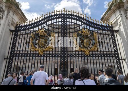 UK : entrée principale du palais de Buckingham à Londres. Photo de 09. Mai 2018. Dans le monde d'utilisation | Banque D'Images