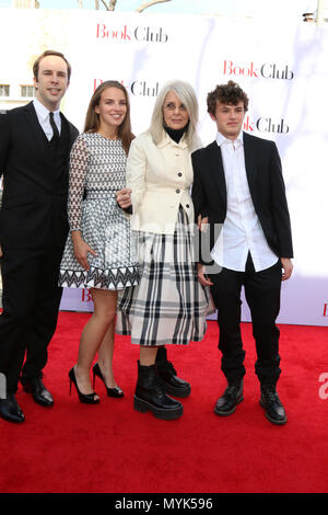 Livre 'Club' la première au Village Theatre Le 6 mai 2018 à Westwood, CA comprend : Guest, Dexter Keaton, Diane Keaton, duc Keaton Où : Westwood, California, United States Quand : 07 mai 2018 Credit : Nicky Nelson/WENN.com Banque D'Images