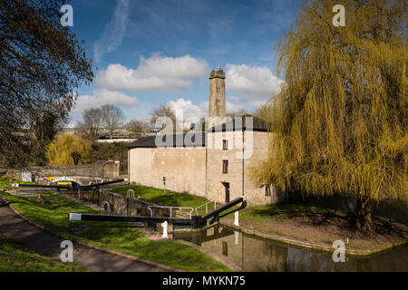 Station de pompage de l'usine dé et Widcombe Lock, Kennet and Avon Canal, baignoire, Somerset, UK Banque D'Images