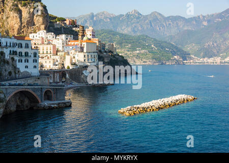 Atrani, Côte Amalfitaine, Campanie, Italie Banque D'Images