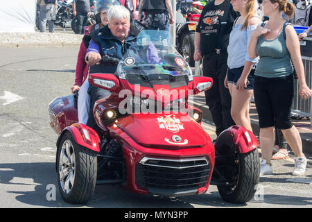 Les Motards de toute l'Europe se réunissent à Hastings nous célébrons 40 ans de la légendaire course de vélo au Mayday1066. La plus grande bretagne gratuitement pour participer au festival de moto, Mayday Bank Holiday weekend 2018 comprend : Atmosphère, voir Où : East Sussex, England, United Kingdom Quand : 07 mai 2018 Credit : Wheatley/WENN Banque D'Images