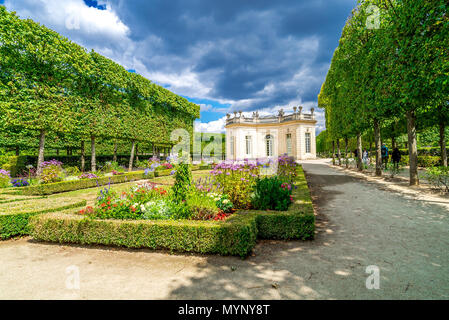 L'impressionnant dans l'enceinte des jardins du château de Versailles en France. Banque D'Images