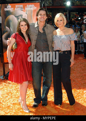 Jim Carrey et sa fille Jane Erin et Jenny McCarthy Horton Hears a Who ! Premiere au Westwood Theatre de Los Angeles. toute la longueur de contact avec les yeux sourire 04  McCarhyJenny JaneErin CarreyJim  04 Événement dans la vie d'Hollywood, Californie - Red Carpet Event, USA, Cinéma, Célébrités, photographie, Bestof, Arts, Culture et divertissement, Célébrités, Mode de vie meilleure, Hollywood, événement dans la vie d'Hollywood, Californie - Tapis rouge et en coulisses, musique, célébrités, Topix en couple, en famille (mari et femme) et les enfants - les enfants, frères et sœurs, tsuni@Gamma-USA.com Tsuni enquête de crédit / USA, 2 Banque D'Images