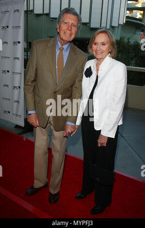 Eva Marie Saint et mari Jeffrey - Hommage au producteur / réalisateur Norman Jewison au Musée LACMA à Los Angeles.05 SaintEvaMarie  05 jeffrey événement dans la vie d'Hollywood, Californie - Red Carpet Event, USA, Cinéma, Célébrités, photographie, Bestof, Arts, Culture et divertissement, Célébrités, Mode de vie meilleure, Hollywood, événement dans la vie d'Hollywood, Californie - Tapis rouge et en coulisses, musique, célébrités, Topix en couple, en famille (mari et femme) et les enfants - les enfants, frères et sœurs, tsuni@Gamma-USA.com Tsuni enquête de crédit / USA, 2006 à 2009 Banque D'Images