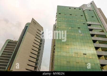 Guayaquil, Équateur - 15 Avril 2016 : vue sur les immeubles de bureaux modernes à Guayaquil, Equateur Banque D'Images