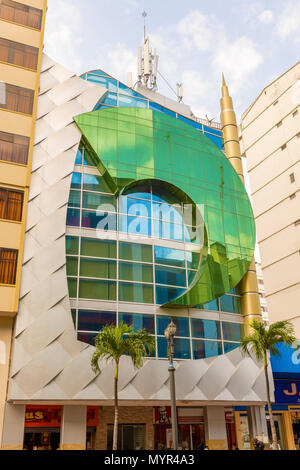 Guayaquil, Équateur - 16 Avril 2016 : les bâtiments modernes dans le centre-ville de Guayaquil en Équateur. Banque D'Images