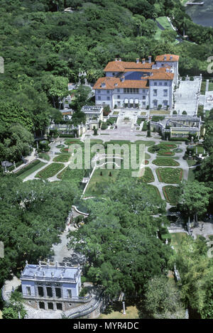 1992 Villa AÉRIENNES HISTORIQUES JARDINS MUSÉE VISCAYA Coconut Grove Biscayne Bay Miami Floride USA Banque D'Images