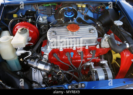 Laval, Canada, 11 Mai,2018.Close-up détails d'un vintage Mini Cooper moteur à un salon de l'automobile locale.Credit:Mario Beauregard/Alamy Live News Banque D'Images