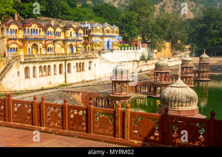 Vue sur le lac à côté de Alwar City Palace Banque D'Images