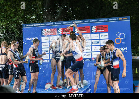 Nottingham, Royaume-Uni. Jun 7, 2018. Les équipes gagnantes de célébrer avec une douche de champagne. Credit : Crédit : Dan Dan Cooke Cooke/Alamy Live News Banque D'Images