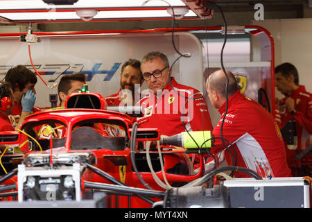 Montréal, Canada. 7 juin, 2018. Équipes qui travaillent sur la Scuderia Ferrari, Sebastian Vettel pour la pratique libre du vendredi du Grand Prix de Formule 1 du Canada , Circuit Gilles-Villeneuve. Crédit : Richard prudhomme/Alamy Live News Banque D'Images