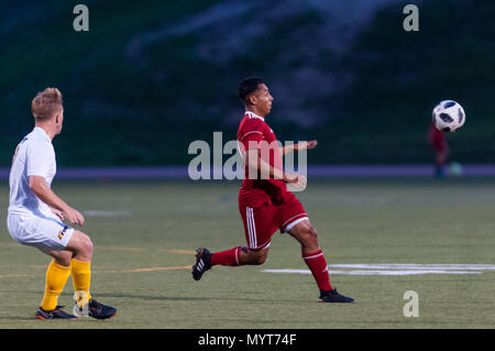 Fort Bragg, Caroline du Nord, USA. 7 juin, 2018. 7 juin 2018 - Fort Bragg, Caroline du Nord, USA - . Au cours d'une troisième tour entre l'armée américaine et de l'United States Marine Corps à l'Armée 2018 Men's Soccer Championship, à Hedrick, stade de Fort Bragg. Les Marines, l'armée défait 2-1. Les Forces armées Men's Soccer Championship est mené tous les deux ans. Credit : Timothy L. Hale/ZUMA/Alamy Fil Live News Banque D'Images