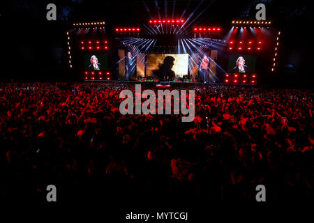 Naples, Italie. 7 juin, 2018. lors du spectacle 'Pino è' concert hommage à Pino Daniele, le chanteur italien mort en 2015, Naples 07 juin 2018 Crédit : agnfoto/Alamy Live News Banque D'Images