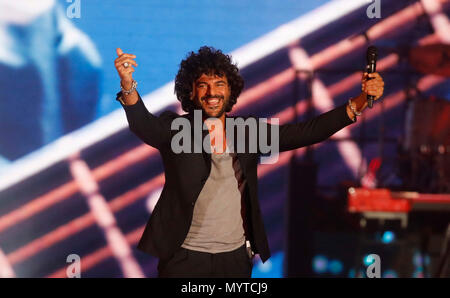 Naples, Italie. 7 juin, 2018. Francesco Renga lors du spectacle 'Pino è' concert hommage à Pino Daniele, le chanteur italien mort en 2015, Naples 07 juin 2018 Crédit : agnfoto/Alamy Live News Banque D'Images