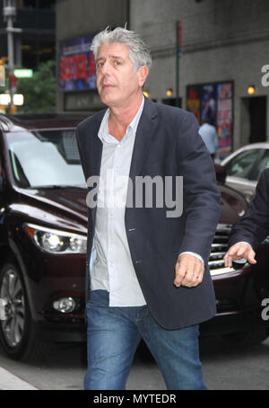 ***PHOTO*** Anthony Bourdain morts de suicide apparent le 11 juin 2012 : Anthony Bourdain au Late Show with David Letterman à New York City. © RW/MediaPunch Inc. Banque D'Images