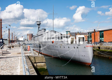 Vue arrière du HMS Caroline, une guerre mondiale 1 cuirassé amarré dans Titanic Quarter, Belfast et le dernier survivant de la bataille du Jutland Banque D'Images