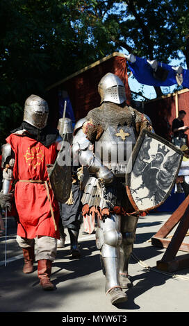 Au cours du tournoi de combat chevalier Odessa festival international de la culture médiévale. Banque D'Images