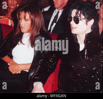 Michael Jackson et Lisa Marie Presley au MTV dans AngelesJacksonMichael PresleyLisaMary  Los 26 Événement dans la vie d'Hollywood, Californie - Red Carpet Event, USA, Cinéma, Célébrités, photographie, Bestof, Arts, Culture et divertissement, Célébrités, Mode de vie meilleure, Hollywood, événement dans la vie d'Hollywood, Californie - Tapis rouge et en coulisses, musique, célébrités, Topix en couple, en famille (mari et femme) et les enfants - les enfants, frères et sœurs, tsuni@Gamma-USA.com Tsuni enquête de crédit / USA, 2006 à 2009 Banque D'Images