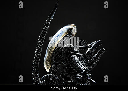 La figure de l'étranger "Alien" photo, en position fœtale. C'est le gros zombie holocaust exotiques Chap version à partir de 1979 films exotiques. Fabriqué par Bandai, Tamashii Nat Banque D'Images