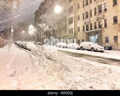 Montréal, Québec, Canada. Dec 10, 2014. Tempête de neige - Montréal, QC, Canada. 10 décembre 2014 Crédit : Ali Alshammasi StockimoNews //Alamy Live News Banque D'Images