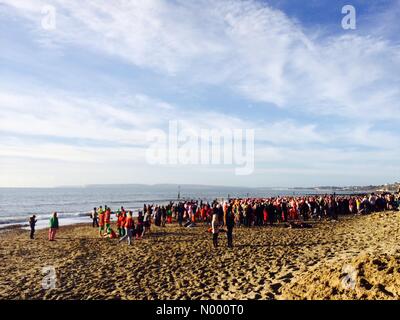 Bournemouth, Dorset, UK. Dec 25, 2014. Le jour de Noël à profiter de Bournemouth Crédit : Carolyn Jenkins/StockimoNews/Alamy Live News Banque D'Images