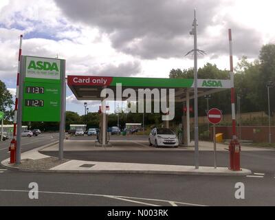 Newcastle Upon Tyne, Tyne and Wear, Royaume-Uni. 22 juillet, 2015. Royaume-uni prix du diesel tombe en dessous de celle de l'essence pour la première fois en 14 années de crédit : Joseph Gaul/StockimoNews/Alamy Live News Banque D'Images