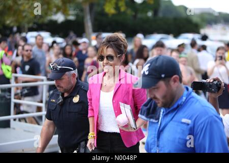 Washington, DC, USA. 09Th Nov, 2015. Sarah Palin arrive à l'ouest, pelouse du Capitol à prendre la parole lors de la manifestation contre le nucléaire iranien sur la pelouse de l'ouest du Capitole Mercredi 9 septembre 2015. Credit : Khamp Sykhammountry StockimoNews //Alamy Live News Banque D'Images