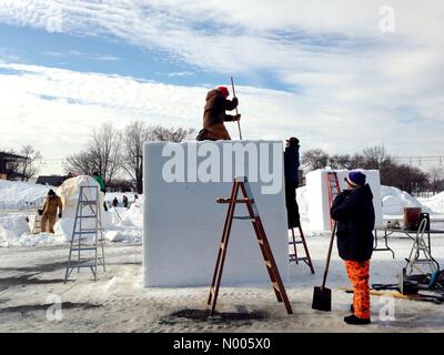 Le Minnesota, USA. 29 janvier, 2016. Les équipes travaillent sur des blocs de neige géant au concours de sculpture sur neige au carnaval de saint Paul dans le Minnesota. Crédit : Gina Easley / StockimoNews/Alamy Live News Banque D'Images