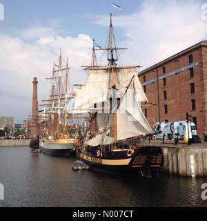 Liverpool, Merseyside, Royaume-Uni. 04 Juin, 2016. Soirée ensoleillée à la Mersey River International Festival. 4 juin 2016.Les Grands voiliers amarrés dans Albert Dock. Credit : nedward53/StockimoNews/Alamy Live News Banque D'Images