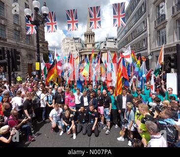 Londres, Royaume-Uni. 25 Juin, 2016. Sadiq Khan à Londres Pride Parade Crédit : Paul Brown / StockimoNews/Alamy Live News Banque D'Images