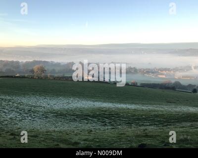 Elland Road, Blackley, UK. 26 Nov, 2016. Jour brumeux à Halifax West Yorkshire Royaume-uni Crédit Temps : christopher smith/StockimoNews/Alamy Live News Banque D'Images