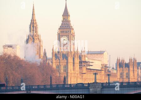 Londres, Royaume-Uni. 20 janvier 2017. Big Ben au soleil matinal Crédit : Rachel Megawhat StockimoNews //Alamy Live News Banque D'Images