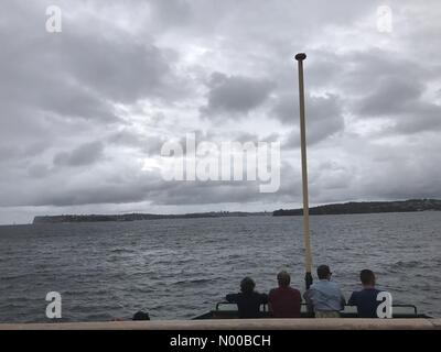 Sydney, Australie. 3e mars 2017. Météo : pluie et vent sur le ferry de Manly, à Sydney, en Australie. Crédit : Richard Milnes/StockimoNews/Alamy Live News Banque D'Images