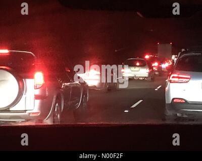 Yerrinbool NSW, Australie. 12 Juin, 2017. Long week-end de l'anniversaire de la reine vu la circulation sur l'autoroute M31 en direction de Hume à 90km à l'extérieur de Sydney, Nouvelle Galles du Sud, Australie. /StockimoNews mjmediabox : Crédit/Alamy Live News Banque D'Images