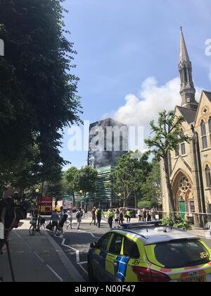Lancaster Rd, London, UK. 14 Juin, 2017. Grenfell Tower Building Fire London Andy Morton Crédit Crédit : andymorton StockimoNews //Alamy Live News Banque D'Images
