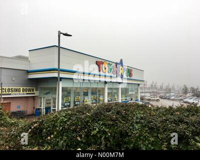 Toys R Us -fermetures prises le 15 mars 2018 à Birstall,Yorkshire. En tant que nouvelle que Toys R Us est la fermeture de tous les magasins dans les 6 semaines le magasin Birstall,West Yorkshire a commencé sa fermeture vente Banque D'Images