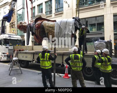 Londres, Royaume-Uni. 13 mai, 2018. Damien Hirst's 'Temple' (2008) a récemment sur l'affichage dans la ville de Londres dans le cadre de la sculpture dans la ville est en cours de suppression/StockimoNews michelmond : Crédit/Alamy Live News Banque D'Images