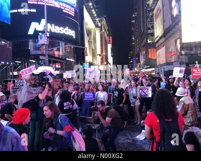 New York, USA. 4 octobre, 2018 manifestants à New York. contre Kavanaugh par Kaye Octobre 2018 images du Banque D'Images