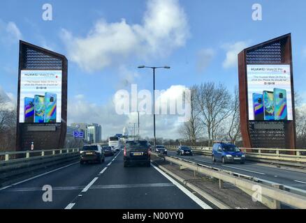 Chiswick, Londres, Royaume-Uni, 22 décembre 2018. Commence à s'accroître le trafic sur l'autoroute M4 près de Chiswick, Londres cet après-midi que l'escapade de Noël commence. Credit : Phil Rees/StockimoNews/Alamy Live News Banque D'Images