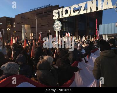 Gdansk, Pologne 18 janvier 2019. Funérailles de maire Pawel Adamowicz. Les résidents de Gdansk sont commémorant le maire de Pawel Adamowicz dans 'Le dernier moyen'. Credit : Slawomir Kowalewski/StockimoNews/Alamy Live News Banque D'Images