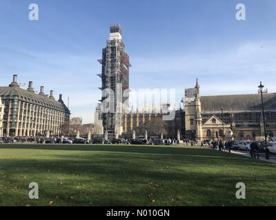 La place du parlement, Londres, Royaume-Uni. 22 févr. 2019. Grève des taxis Parlement Square London Crédit : Chris Kendrick/StockimoNews/Alamy Live News Banque D'Images