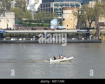 Londres, Royaume-Uni. 22 avril, 2019. Salut au canon, HMS La Reine 93 ème anniversaire, la Tour de Londres, London, UK Crédit : Susannah Laurent Gou/StockimoNews/Alamy Live News Banque D'Images