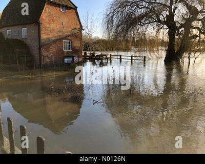 Cobham, Surrey. 26Th Dec 2019. Météo France : Les inondations de Cobham. A245, Cobham. 23 décembre 2019. Avertissements d'inondations en place pour le pays d'accueil aujourd'hui. La rivière Mole éclater ses rives à Cobham à Surrey. /StockimoNews jamesjagger : Crédit/Alamy Live News Banque D'Images