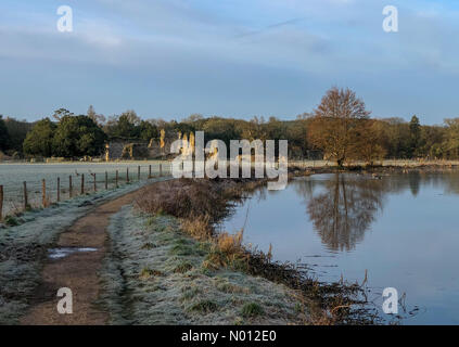 Météo Royaume-Uni : ensoleillé à Farnham. Abbaye De Waverley, Farnham. 3 mars 2020. Un matin froid et froid à travers les comtés de la maison. Temps ensoleillé à l'abbaye de Waverley près de Farnham à Surrey. Crédit: Jamesjagger/StockimoNews/Alay Live News Banque D'Images