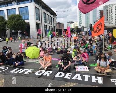 Cardiff, pays de Galles, Royaume-Uni. 1er septembre 2020. Extinction révolte des rébellions Cardiff - Mardi 1er septembre 2020 extinction les manifestants de la rébellion s'assoient et bloquent la route dans le centre de la rue Bute Cardiff Credit: Steven May/StockimoNews/Alamy Live News Banque D'Images