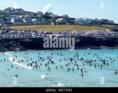 Météo au Royaume-Uni : plage de Polzeath très fréquentée le jour de beau temps à Cornwall. 29 août 2021. Crédit: Nidpor/Alay Live News crédit: Nidpor/StockimoNews/Alay Live News Banque D'Images