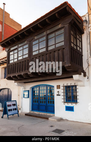 Calafell, Espagne - 18 août 2014 : Entrée de la Casa Barral Museum, à old fisherman's shop où le poète, écrivain et éditeur, politici Banque D'Images